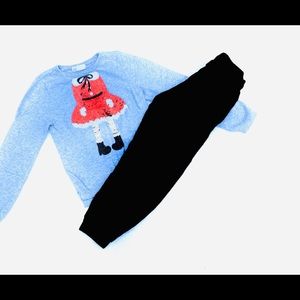 Adorable Elf tea shirt and black joggers!